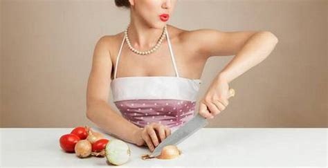 Маски для волос с луком: рецепты на все случаи жизни