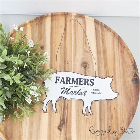 Farmers Market Tin Pig Sign - Raggedy Bits