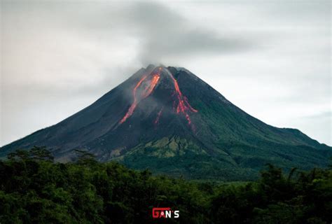 Gunung Merapi Kembali Luncurkan Kali Awan Panas