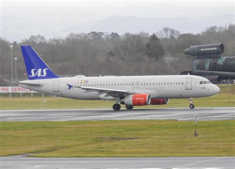 SAS Airbus A320 232 OY KAS Joshua Allen Flickr