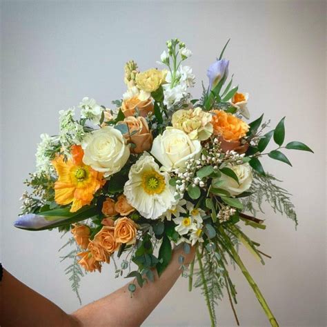 17 Best Chicago Flower Delivery Services (2022) - Petal Republic