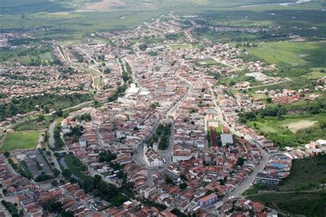 Mulher morre após ser esfaqueada e levada para hospital faca