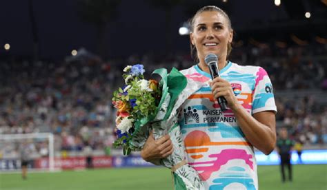 Alex Morgan la futbolista que luchó por la igualdad salarial y los