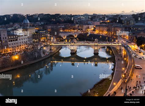 River tiber sunset hi-res stock photography and images - Alamy