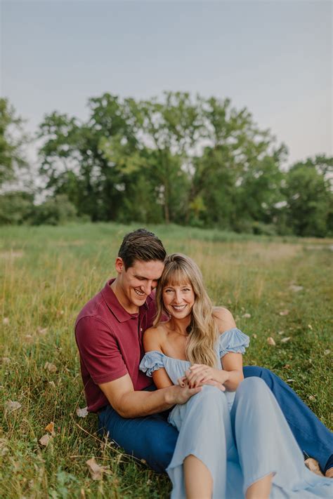 Iowa State Capital Engagement Photos — Des Moines Wedding Photographer