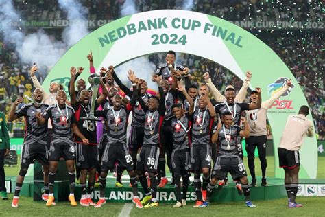 RELEBOHILE MOFOKENG SCORES THE MATCH WINNER FOR ORLANDO PIRATES IN THE