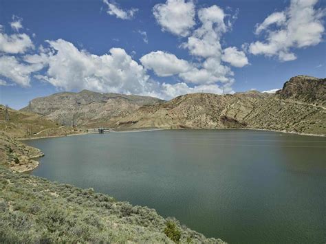 Hidden Pools Of Wyoming's Boysen | TouristSecrets