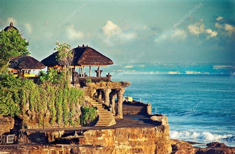 Tanah Lot Temple in Bali — Stock Photo © Sofia_Zhuravets #106020386