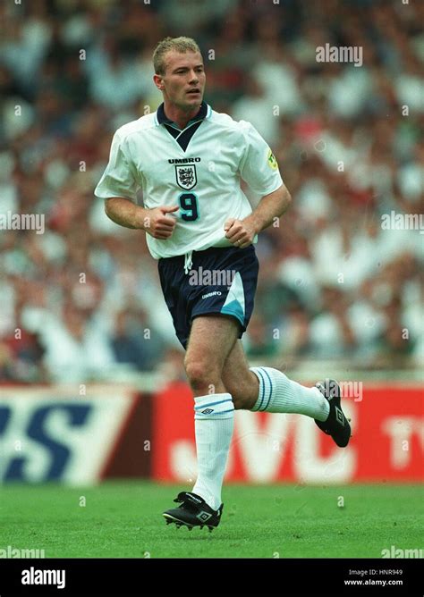 Alan Shearer England 1998 : Alan Shearer of England in action during ...