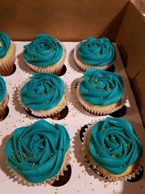 Teal and gold birthday cupcakes – Artofit