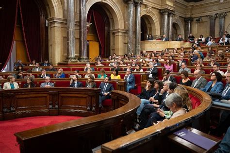 El PSC ganaría las elecciones al Parlament con 35 42 escaños y ERC