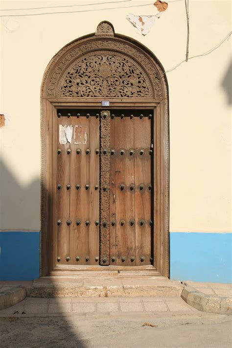 Gallery of The Doors of the Coast: From Zanzibar to Oman - 5