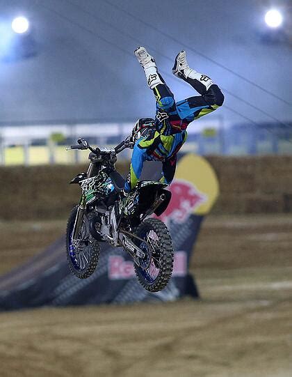 Heiße Motoren wilde Stunts X Fighters in München Abendzeitung München