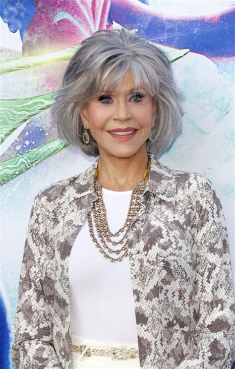 How To Achieve The Iconic And Voluminous Jane Fonda Hair Do That Defined A Generation Of Classic Style 2