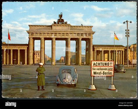 The brandenburg gate 1960 hi-res stock photography and images - Alamy