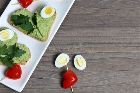 Bocadillos Para Las Rebanadas En Forma De Coraz N Del Pan Del Desayuno