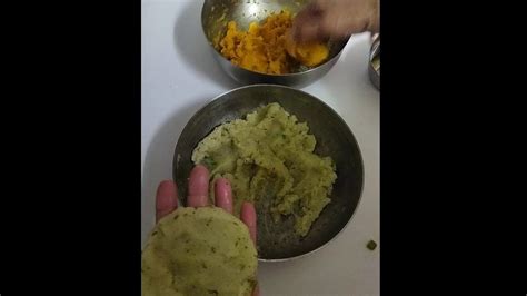 Kacche Kele Aur Suji Ki Kachori Bahut Hee Tasty Aur Crispy