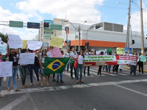 G Professores E Alunos Protestam Contra Cortes No Pibid Em Petrolina