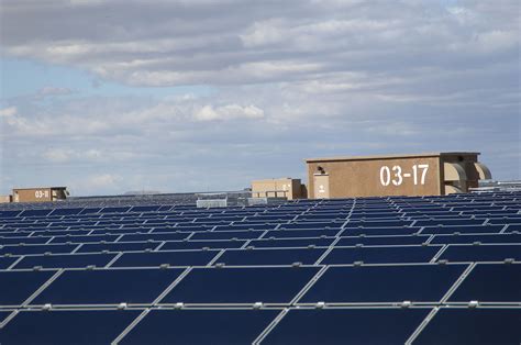 Impresionante Así se construye una de las plantas solares más grandes