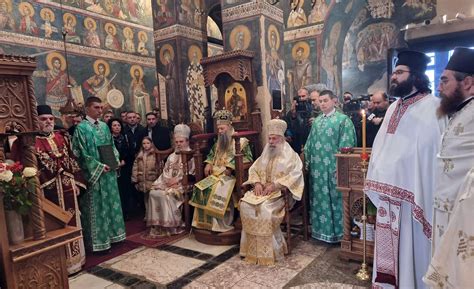 Patrijarh Slu Io Bo I Nu Liturgiju U Pe Koj Patrijar Iji Bn