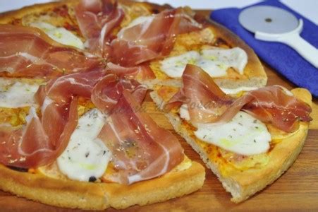 Pizza Con Prosciutto Crudo E Mozzarella Ricetta La Cucina Di Rosalba