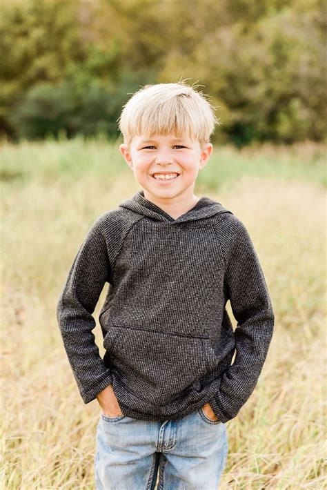 Dylan & Carter • Family Mini Session in Wake Forest | Kids photography boys, Boy photo shoot ...