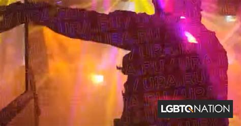 Un V Deo Muestra A La Polic A Rusa Asaltando Un Bar Gay En Medio De Una Represi N Nacional Anti