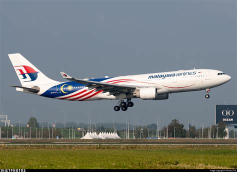 M Mtz Airbus A Malaysia Airlines Richard Toft Jetphotos