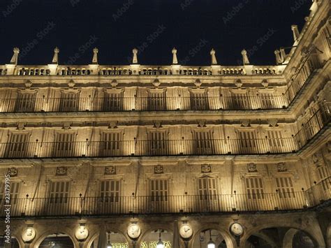 Plaza Mayor de Salamanca por la noche Stock Photo | Adobe Stock