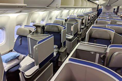 Heres Your First Look At Uniteds Wild New 46 Polaris Seat 767 300er The Points Guy