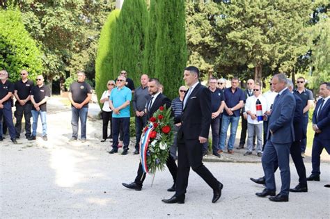 Povodom Dana državnosti položeni vijenci na Gradskom groblju Zadar ZU