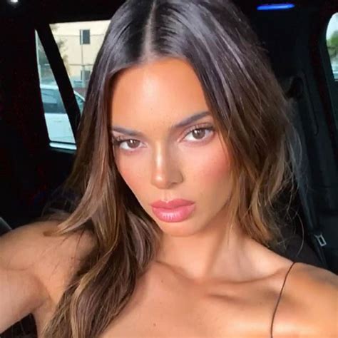 Devon Windsors Itty Bitty Bikini Might Be Too Hot For InstagramIts THAT Sexy SHEfinds