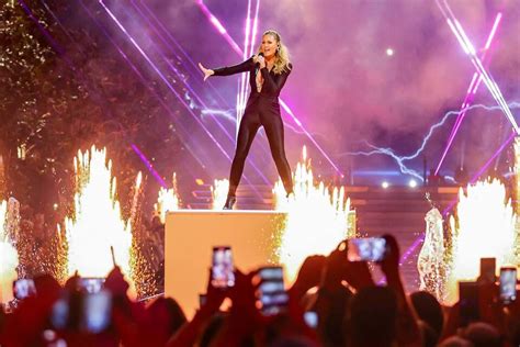 S Ngerin An Rippen Verletzt Helene Fischer Verschiebt Konzerte Klaro