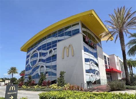 4 Things We Learned About the World's Biggest McDonald's