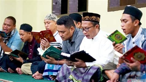 Urutan Bacaan Khataman Al Quran Lengkap Doa Khotmil Quran Arab Dan