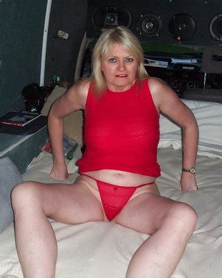 UK Amateur Slut Milf Samantha 27 Porn Pictures XXX Photos Sex Images
