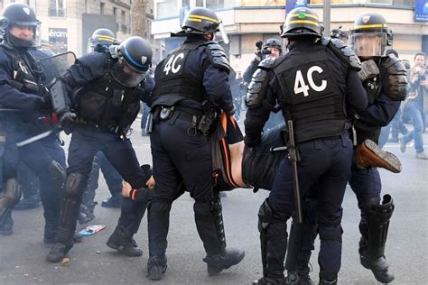 Manifestation à Paris Contre Les Violences Policières Tva Nouvelles