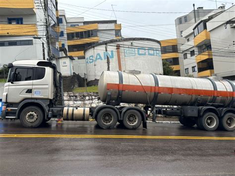 Seis Bairros De Carlos Barbosa Enfrentam Problemas No Abastecimento De