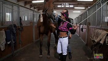 Jinete Recibe Un Facial Despu S De Chupar Y Montar Una Polla Xvideos