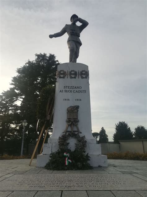 Monumento Ai Caduti Nella Prima Guerra Mondiale Di Stezzano Pietre