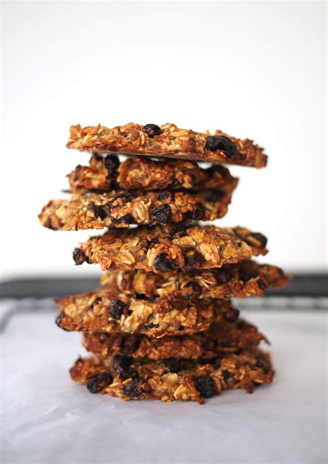 Banana Oat Bars (GF, DF) - healthy grab 'n go breakfast | The Worktop