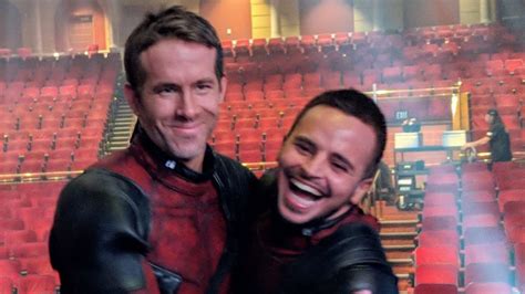 Yanis Marshall Le Danseur Dans Le Costume De Deadpool Disneyphile