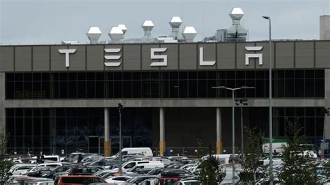 Tesla In India Elon Musk Plans Big India Investments Likely To Set