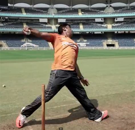 Legspin bowling: Leg Spin Bowling - Repeatable & consistent bowling action.