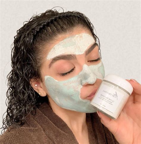 How To Use Powder Face Masks Fore Essentials