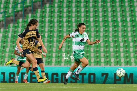 Deneva Cagigas Santos Laguna Vs Pumas Unam J A Liga Mx Femenil