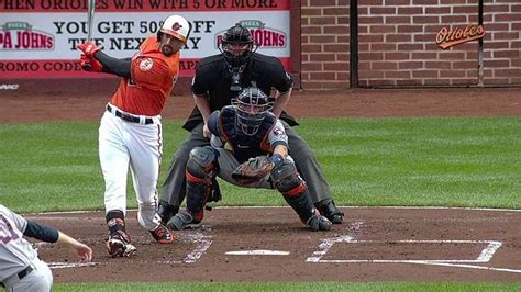 Hou Bal Markakis Singles To Extend Hitting Streak To Games Youtube