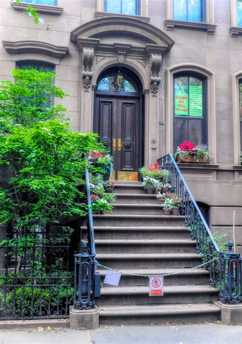 Zwiedź Nowy Jork śladami Carrie Bradshaw bohaterki kultowego serialu Sex w Wielkim Mieście