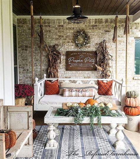 20 Beautiful And Festive Fall Front Porch Decorating Ideas Artofit