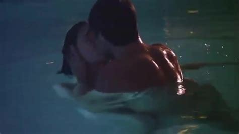Shameless Nude Pool Sex Scene Video ThisVid em inglês